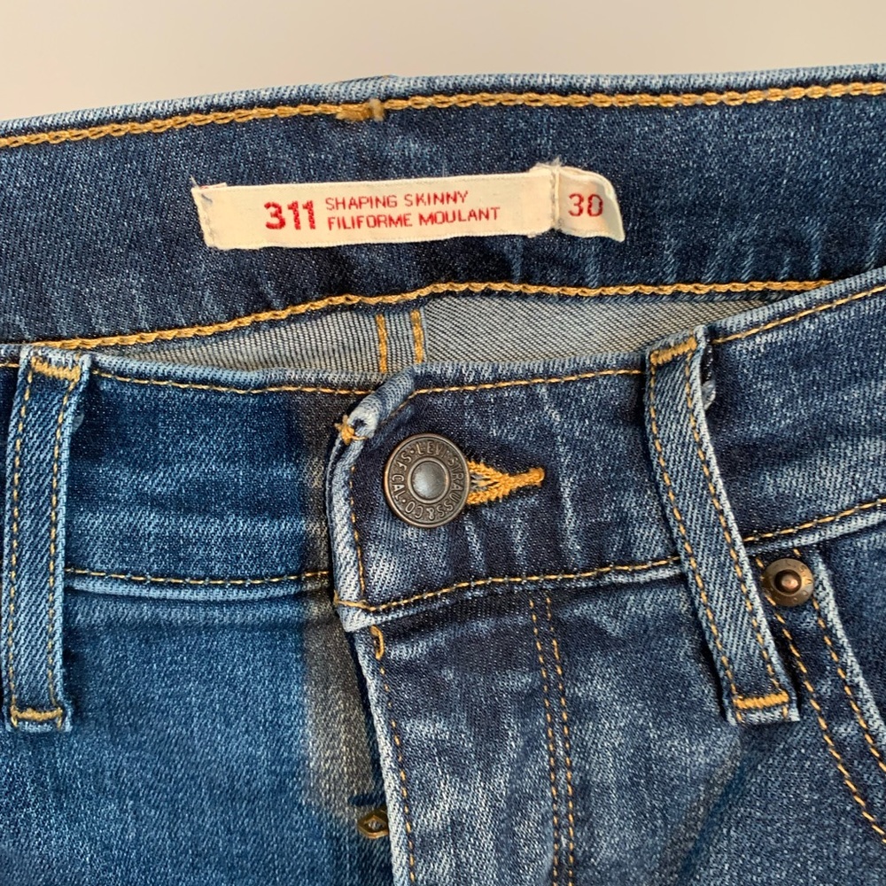 Levi’s stretch jeans
